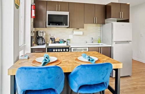 Capitol Hill Condo | Bright Capitol Hill Condo | Great Location & Views