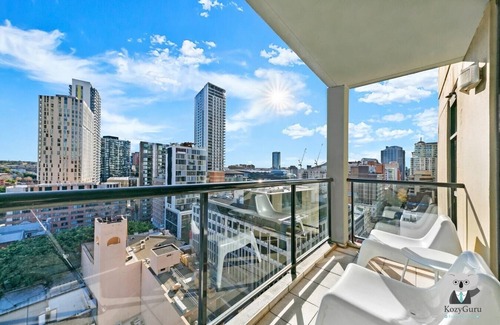 Haymarket Apartment | Bright Central 2-Bedroom Apartment with City Views