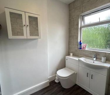 Crewe House | Bright & Central Home