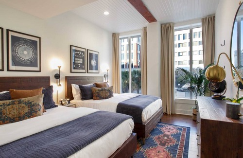 Historic District - North Condo | Bright, Central Historic Home