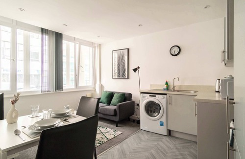 Preston Apartment | Bright Central Preston 1 Bedroom Apartment