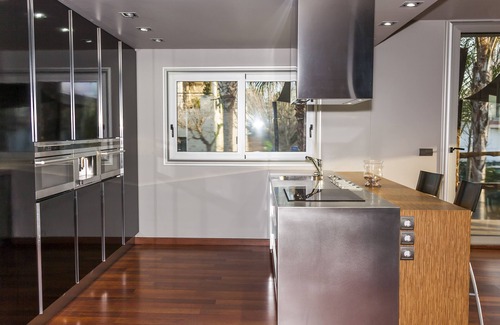 Llano de Brujas House | Bright chalet in the garden