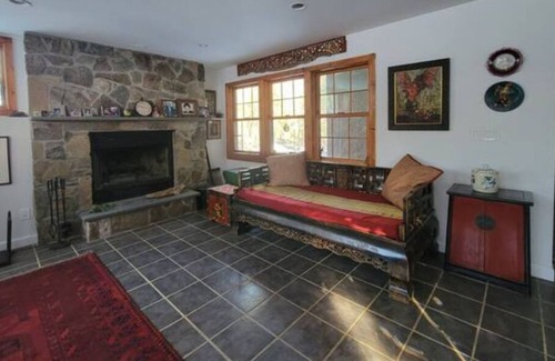 Garrison House | Bright Charming 3B/3B Secluded Garrison Retreat