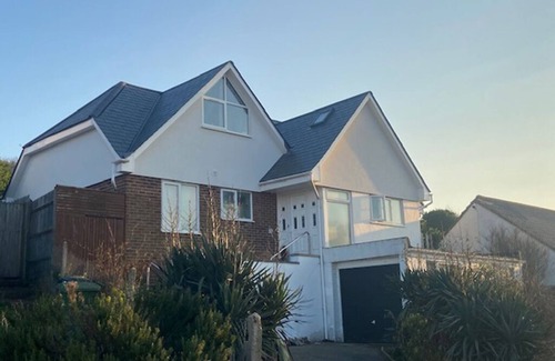 Brighton House | Bright & cheerful seaside house. 15mins drive to Brighton.