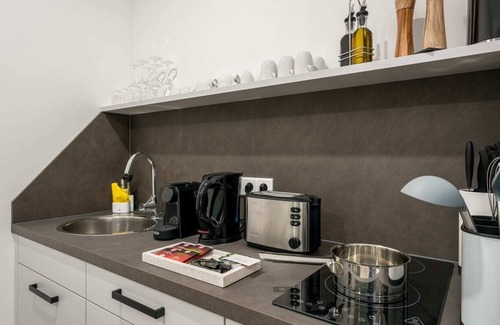 Lippstadt Apartment | ☆BRIGHT: City Center for 4 | Kitchen | RoofTerrace