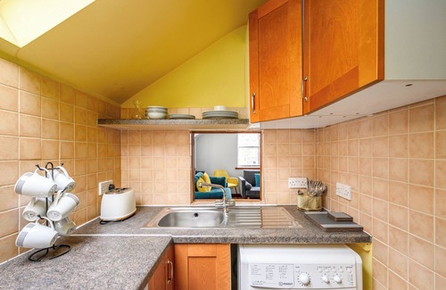 New Town House | Bright City Centre Apartment