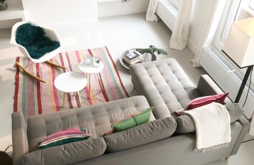 Harmonie House | Bright City Design House!