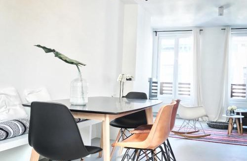 Harmonie House | Bright City Design House!
