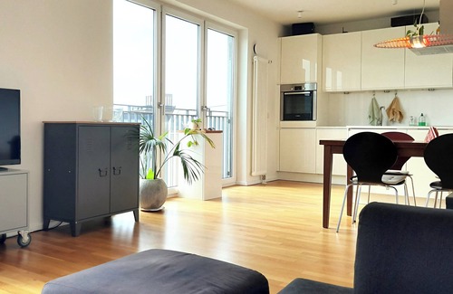 Harvestehude Apartment | Bright City Penthouse with Terrace in Top Location