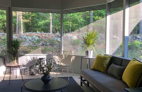 Town of Marbletown House | Bright, clean and centrally located in the amazing Catskill Mountains