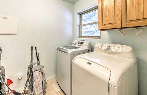 Cloudcroft House | Bright Cloudcroft Home w/ Porch & Mtn Views!