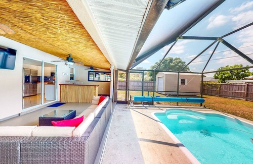 River Park House | Bright coastal home with private pool, bar, grill