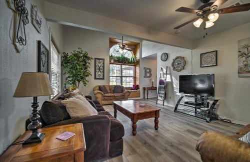 Villa West House | Bright College Station Abode 3 Mi to Kyle Field