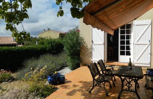 Limoux Villa | Bright comfortable Limoux Villa. Private Garden, Modern kitchen, Strong Wifi