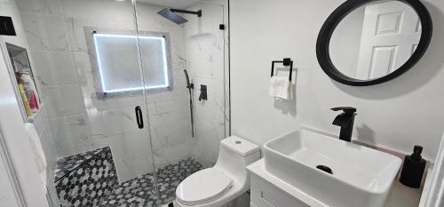 Tamarac House | Bright & Comfortable Private Room in a Family Home, Shared nice Bath