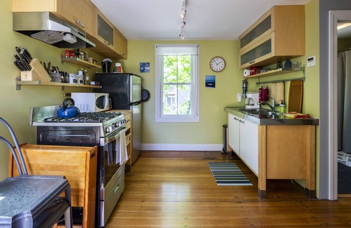Provincetown Condo | bright, comfortable 1-bedroom, close to town center