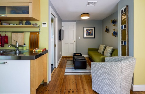 Provincetown Condo | bright, comfortable 1-bedroom, close to town center