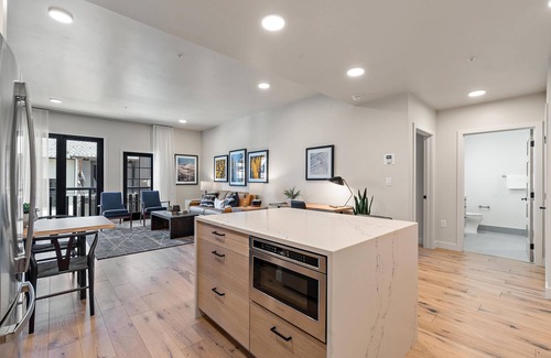 Tamarack Resort Condo | Bright Condo| Fireplace and Private Balcony