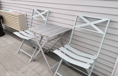 Misquamicut Condo | Bright Condo only a short walk to 3 private beaches
