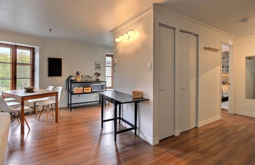 Old Quebec House | Bright condo with parking and view of Gare du Palais