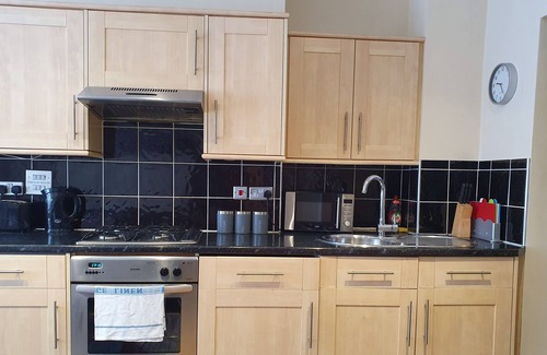 Swindon Apartment | Bright, Cosy 1 bed in Old Town+Fast Wifi+Parking