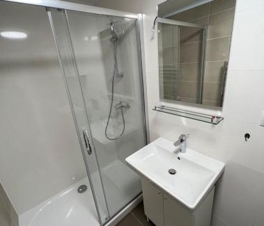 Kobylisy Apartment | Bright & Cosy 1-Bedroom Apartment with Balcony