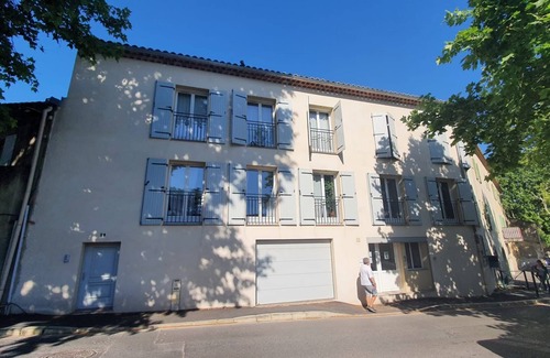 Lambesc Apartment | Bright & Cosy 2-Bed Apartment