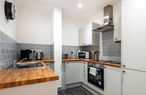 Leeds Apartment | Bright & Cosy Apartment in Leeds! Free Parking