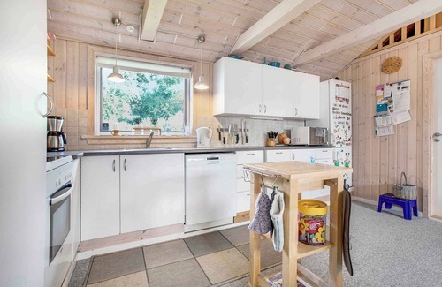 Haslevgarde House | Bright cottage 300 m from the beach
