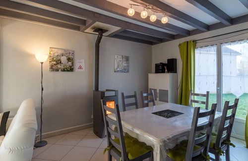 Gy Cottage | Bright Cottage in the Heart of Monts de Gy