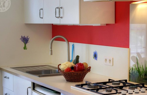 Nervieux Cottage | Bright cottage with large garden and private tennis