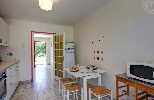 Nervieux Cottage | Bright cottage with large garden and private tennis