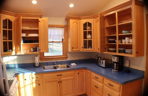 Refton Cottage | Bright country cottage - 15 minutes from the city!
