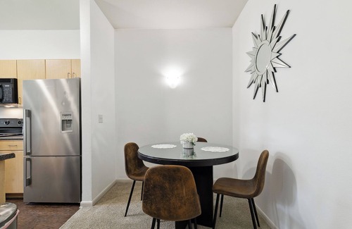 Legacy Town Center North Apartment | Bright & Cozy 1-bedroom apartment in enjoyable Plano with AC, WiFi, fitness room