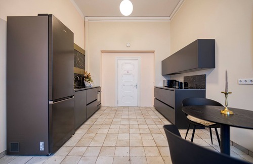 Wilmersdorf Apartment | Bright & Cozy 2BR Apartment in West Berlin,Perfect for Families, 70m to Metro