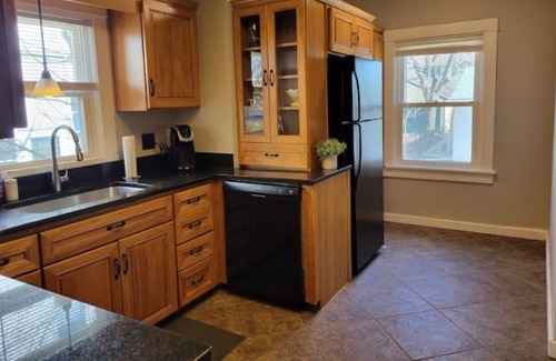 Dayton House | Bright+Cozy 2BR Close to everything!