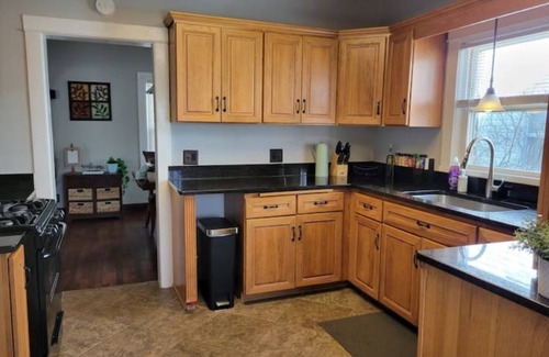 Dayton House | Bright+Cozy 2BR Close to everything!