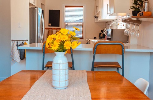 St. James House | Bright & Cozy 4-bedroom House
