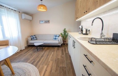 Goricani Apartment | Bright & Cozy Apartment in quiet area near Airport - Rezidencija Joksimovic