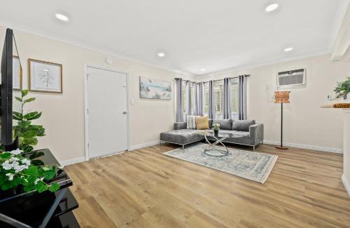 Alhambra Apartment | Bright & Cozy Getaway-10min to Downtown LA