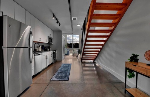 Judson Apartment | Bright, Cozy Loft | Pool | Gym | Great location!