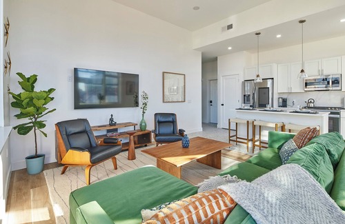 Hoboken Apartment | Bright Cozy Loft | Walk to PATH Shops + Dining