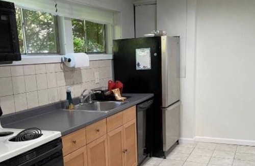 North Bethesda Apartment | Bright, cozy, renovated, semi-basement apartment in house