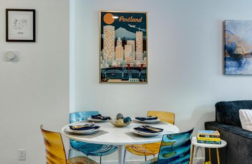 King House | Bright & Cozy Walkable Alberta Condo, Fast WiFi, & Quite