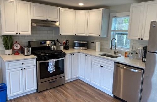 South Yarmouth House | Bright & Cozy, Yarmouth Cape Top Beaches!