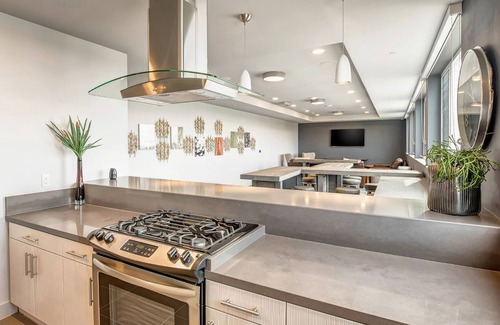 Palms Apartment | Bright Culver City 1BR w/Gym & Roof Terrace, nr 405, by Blueground