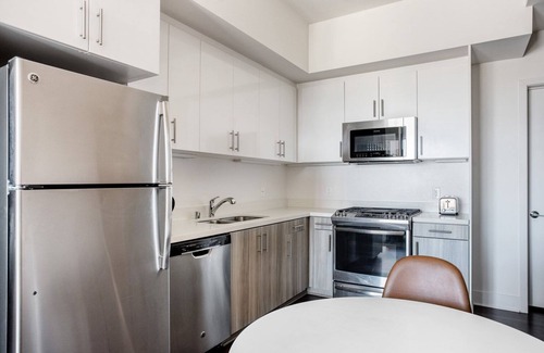 Palms Apartment | Bright Culver City 1BR w/Gym & Roof Terrace, nr 405, by Blueground