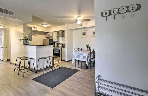 Indian Bayou Condo | Bright Destin Condo w/ Beach Gear - Walk to Beach!