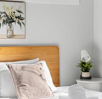 Ryde House | Bright Detached Double Room - Near Top Ryde City Shared Amenities