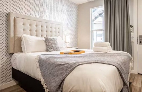Old Town House | Bright Downtown Unit w/WiFi, Cable, Walk to All